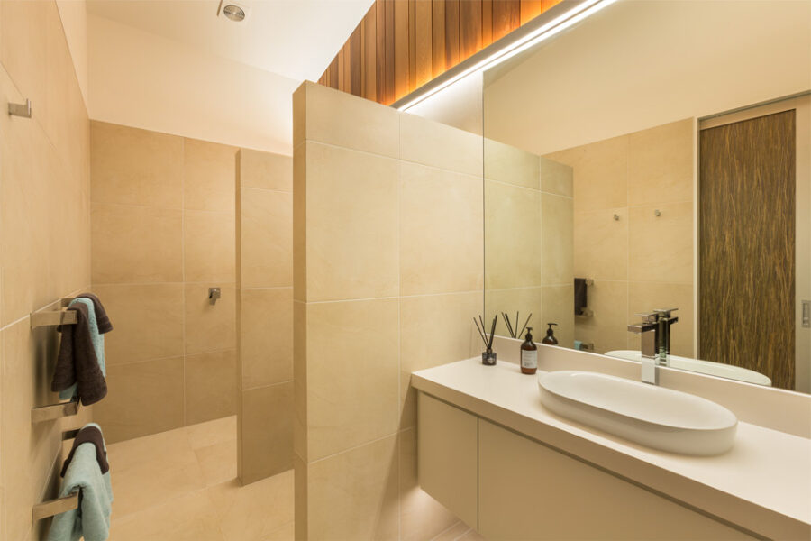 Bob Each Way in the bathroom