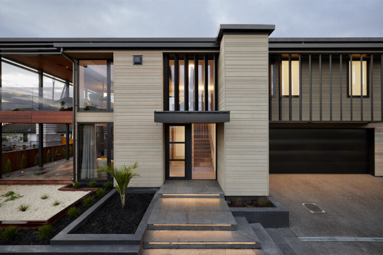 OPULENCE & AMBIENCE BY THE WATER