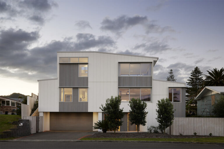 WARM TONES & A GOLDEN GLOW